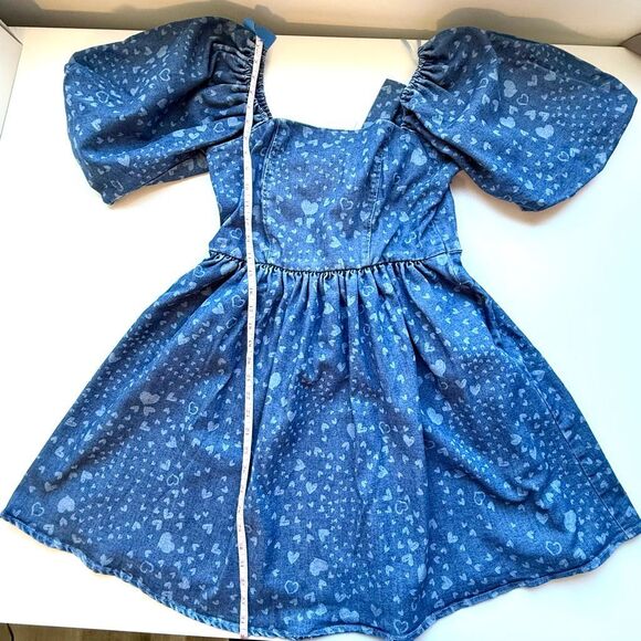 NWT Avec Les Filles puff sleeves baby doll mini dress in denim with heart prints - Picture 13 of 16